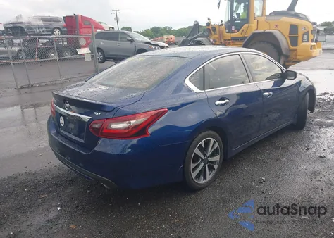 2017 Nissan Altima 2.5 Sr из США, поврежденный, VIN 1N4AL3AP1HC123508